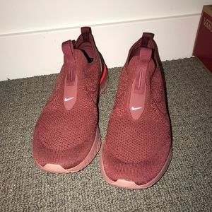 Nike Epic Phantom React size 9.5.
